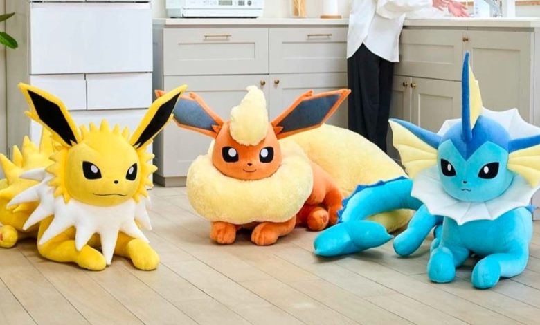 Pokemon در حال بسته شدن سفارشات برای اندازه زندگی Vaporeon ، Jolteon و Flareon است Pokemon در حال بسته شدن سفارشات برای اندازه زندگی Vaporeon ، Jolteon و Flareon است