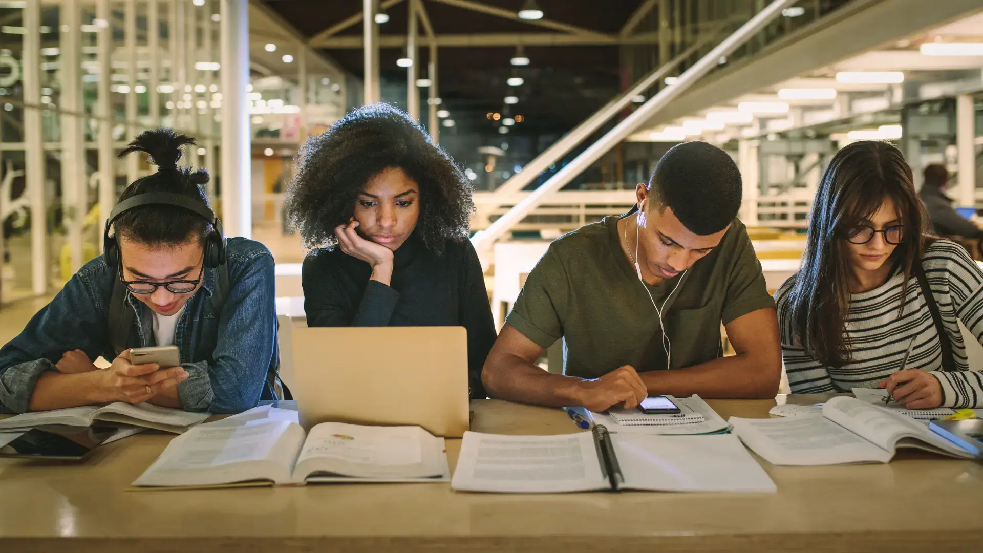 1763799513 919 ظهور هیاهوهای جانبی و درآمد غیرفعال.webp