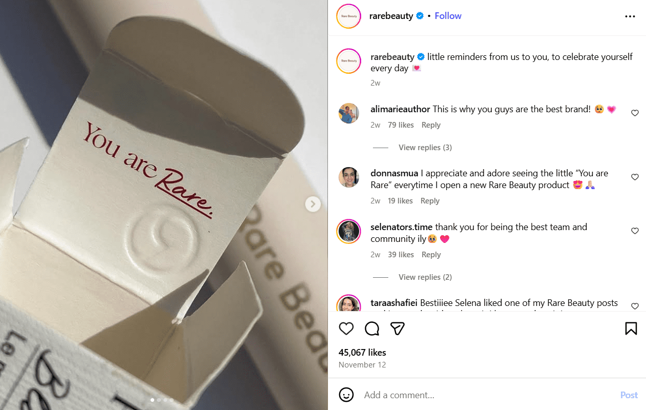 چرا تصویر برند شما در رسانه های اجتماعی برای کسب و کار شما مهم است 6 یک پست اینستاگرامی توسط Rare Beauty